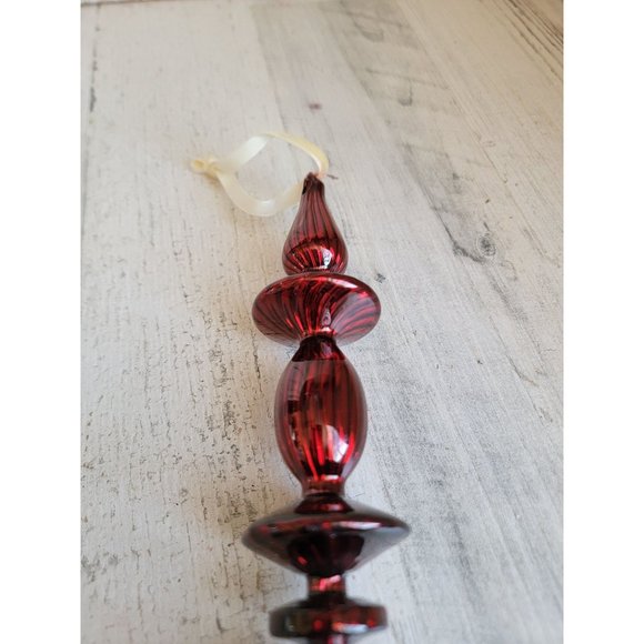 Long abstract red blown glass ornament Xmas - Picture 3 of 5